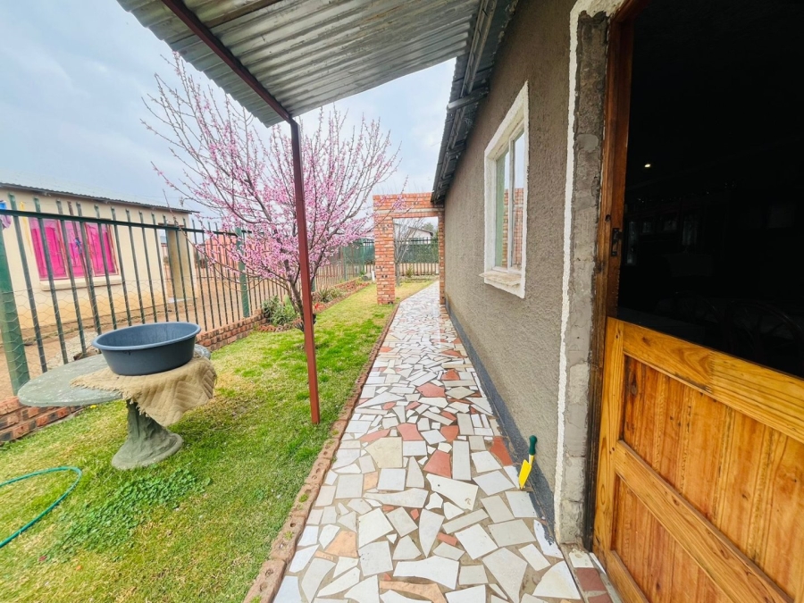 2 Bedroom Property for Sale in Bloemside 5 Free State